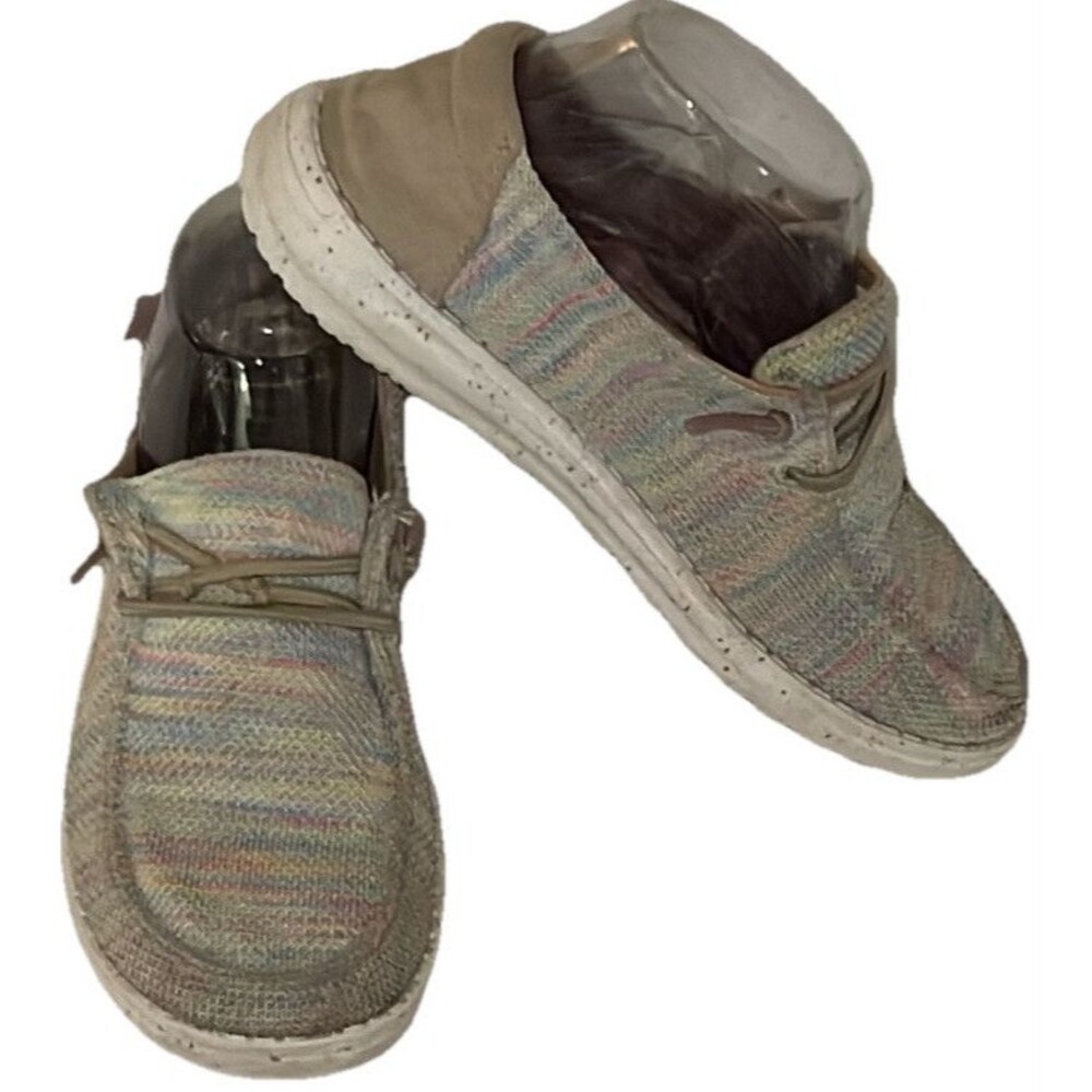 HEY DUDE YOUTH Wendy Sox Light Pink Youth Size 6/Ladies 7 Slip On Casual Shoes